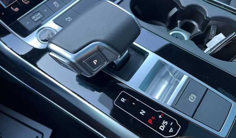 Audi Q7 full