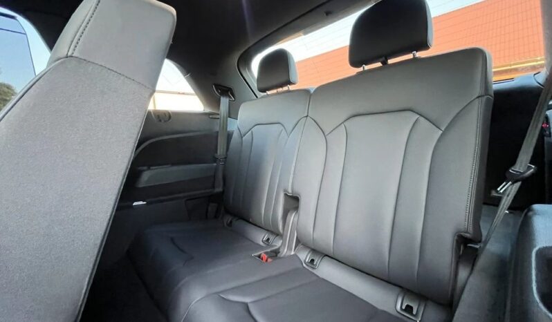 Audi Q7 full