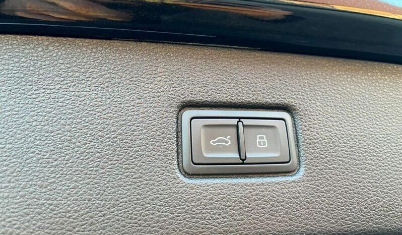 Audi Q7 full