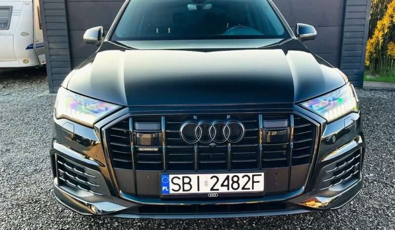 Audi Q7 full