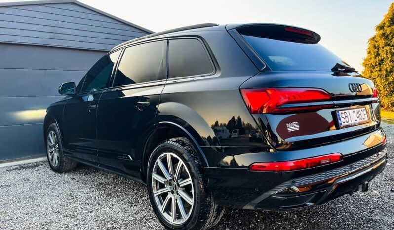 Audi Q7 full