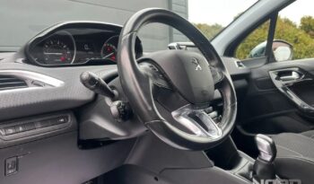 Peugeot 208 1.2 PureTech Allure full