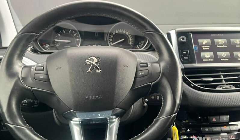 Peugeot 208 1.2 PureTech Allure full