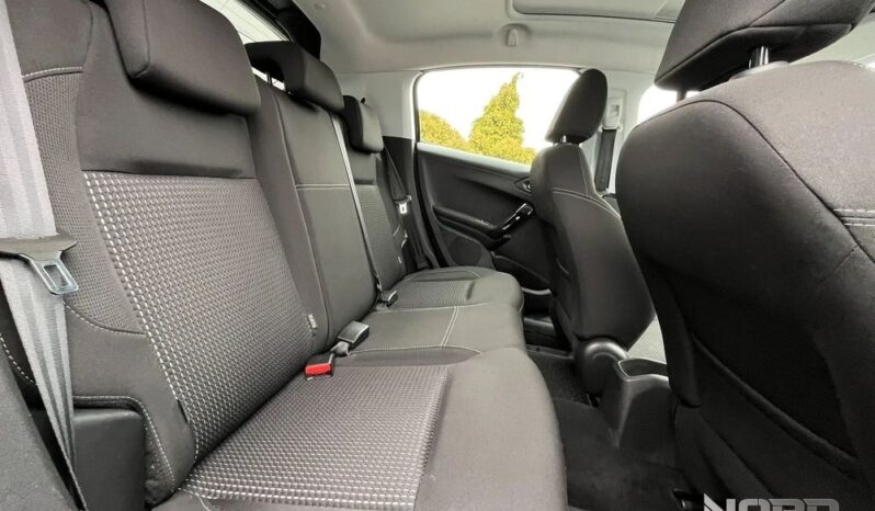 Peugeot 208 1.2 PureTech Allure full
