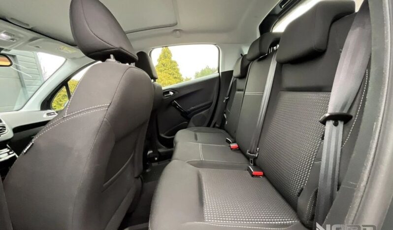 Peugeot 208 1.2 PureTech Allure full