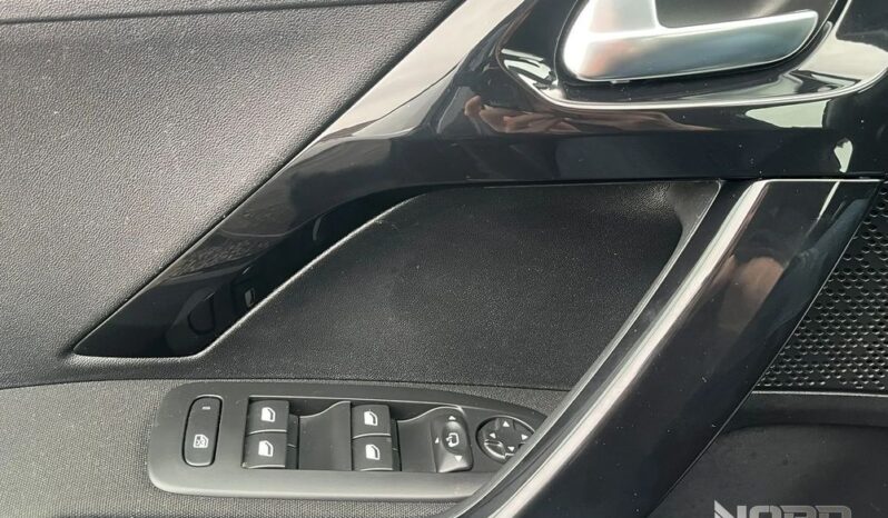 Peugeot 208 1.2 PureTech Allure full