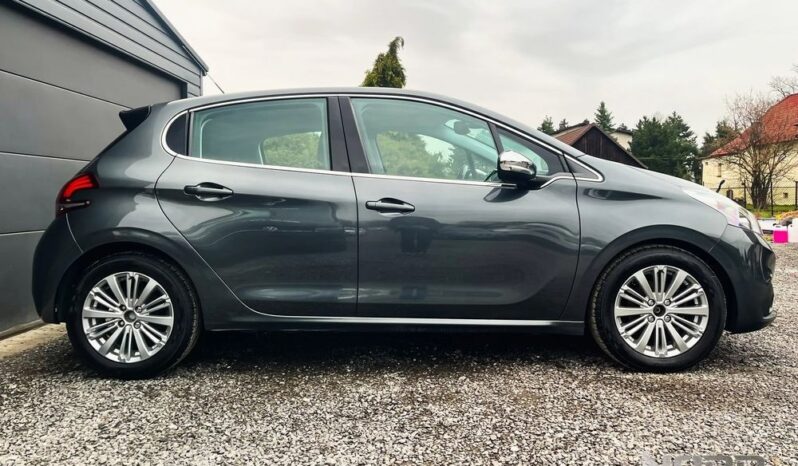 Peugeot 208 1.2 PureTech Allure full