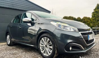 Peugeot 208 1.2 PureTech Allure full