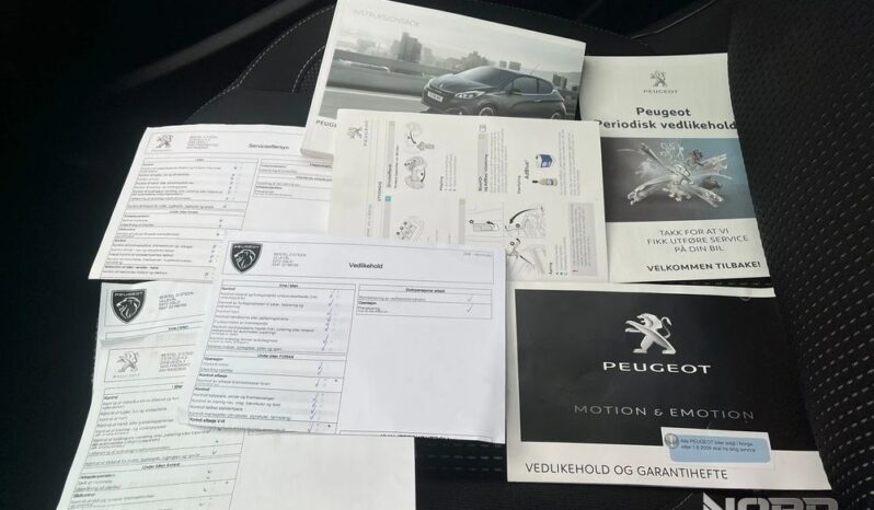 Peugeot 208 1.2 PureTech Allure full