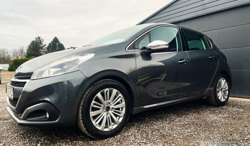 Peugeot 208 1.2 PureTech Allure full