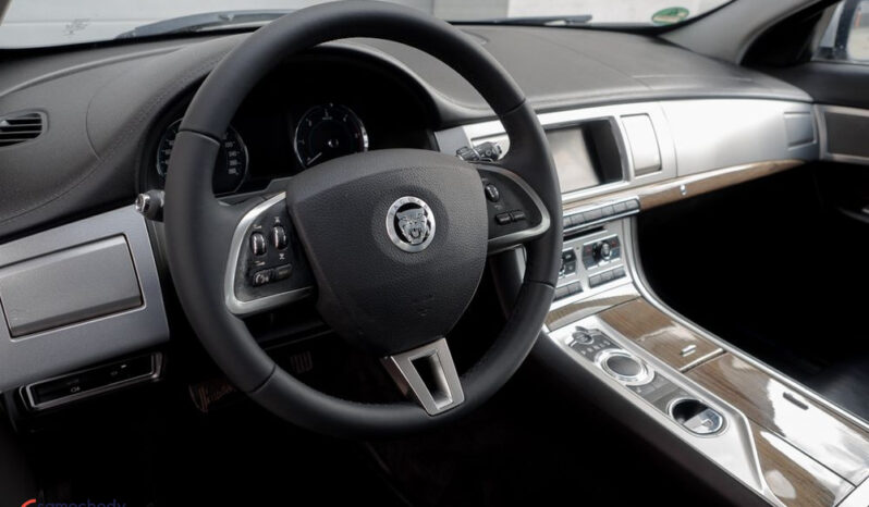 Jaguar XF 2.2 D Luxury full