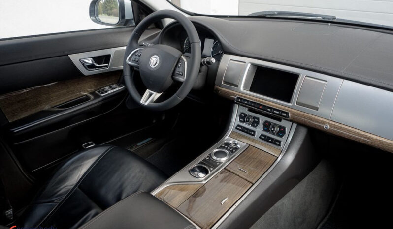 Jaguar XF 2.2 D Luxury full