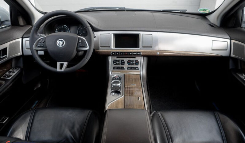 Jaguar XF 2.2 D Luxury full