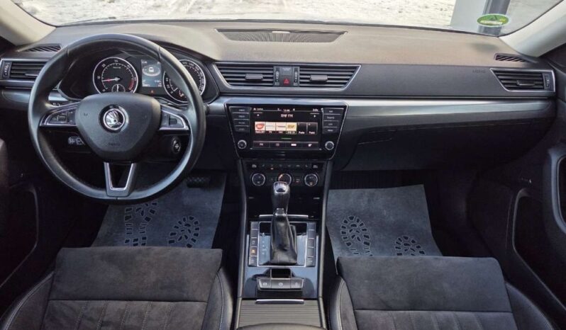 Skoda Superb full