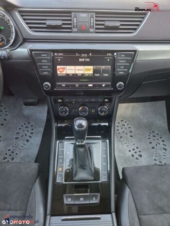 Skoda Superb full