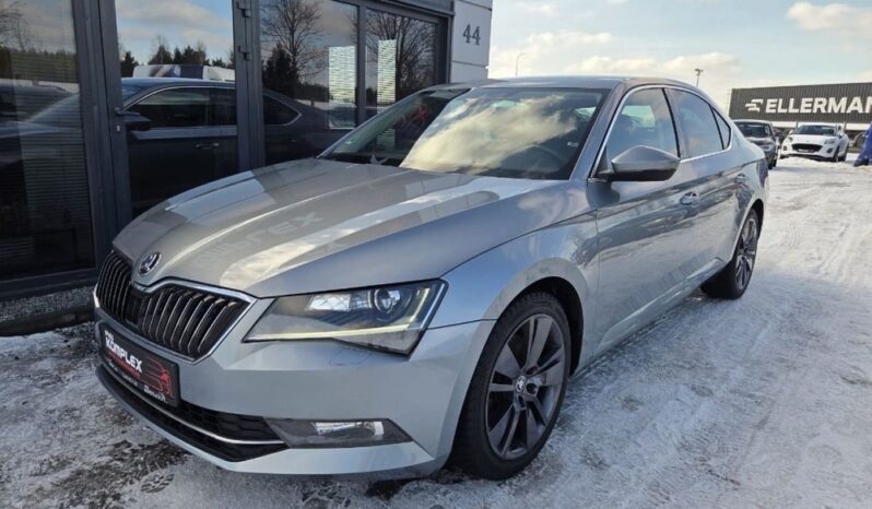Skoda Superb full