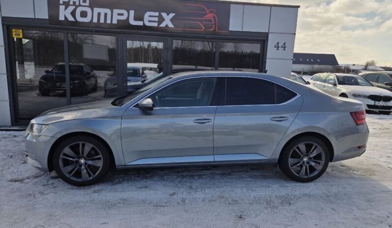 Skoda Superb full