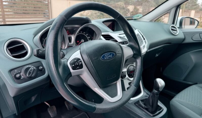 Ford Fiesta 1.25 benz 82KM; Top Stan; Serwis; Titanium; Z Niemiec; Zarejestrowana! full