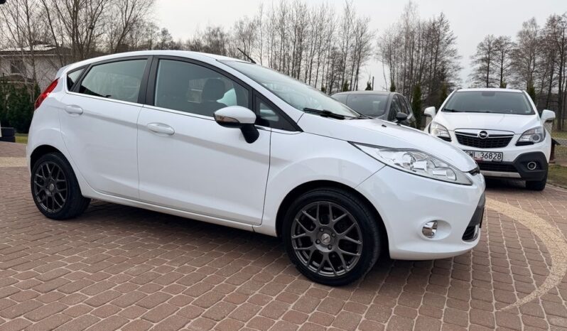 Ford Fiesta 1.25 benz 82KM; Top Stan; Serwis; Titanium; Z Niemiec; Zarejestrowana! full