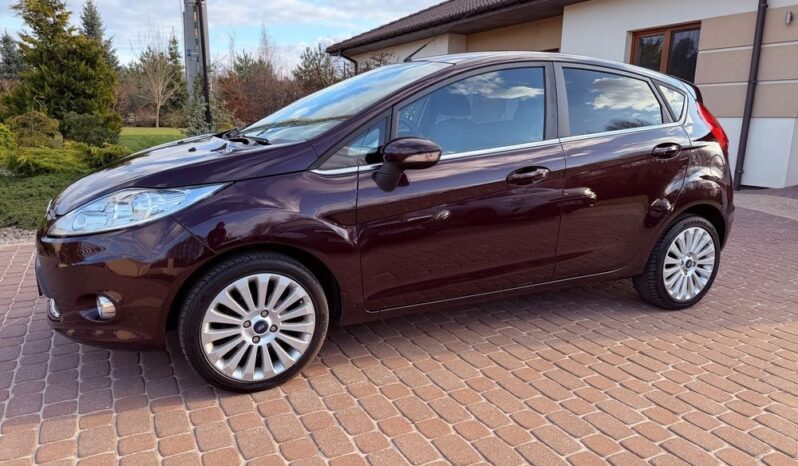 Ford Fiesta 1.25 82KM; Top Stan; Piękny kolor; Titanium; FV Marża; Zarejestrowana! full