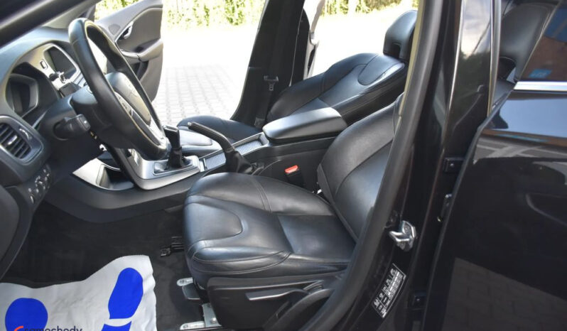Volvo V40 D2 Drive-E Summum full