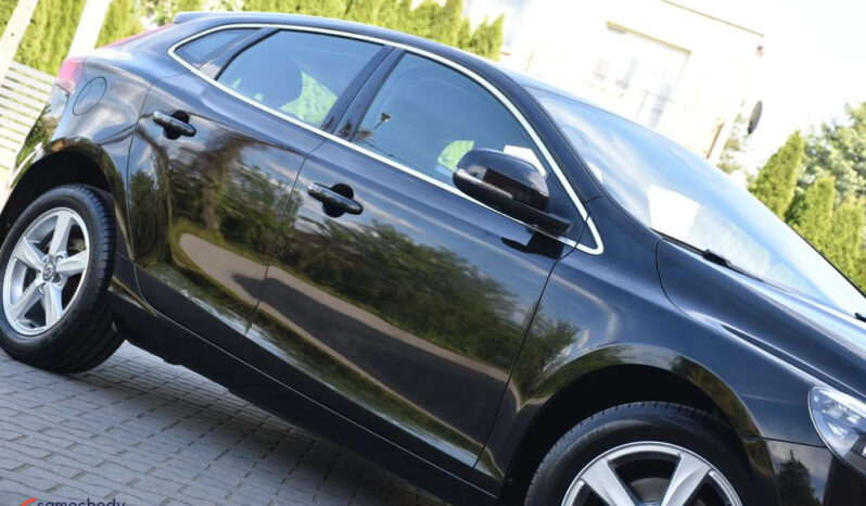 Volvo V40 D2 Drive-E Summum full