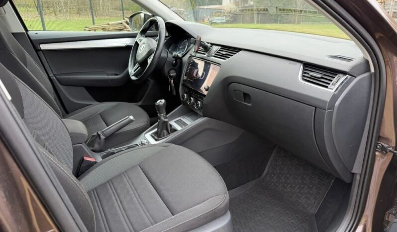 Skoda Octavia full