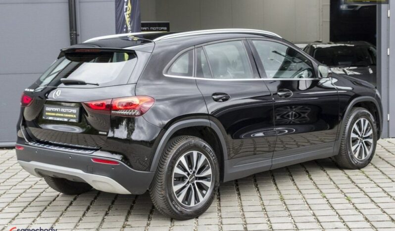 Mercedes-Benz GLA full