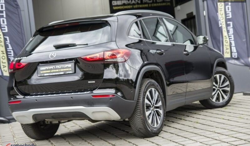 Mercedes-Benz GLA full