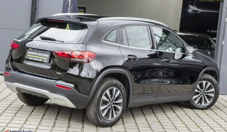 Mercedes-Benz GLA full