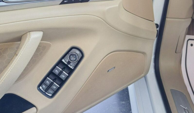 Porsche Panamera 4 PDK Edition full