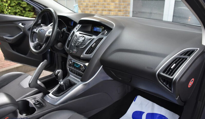 Ford Focus 1.6 TDCi DPF Titanium full