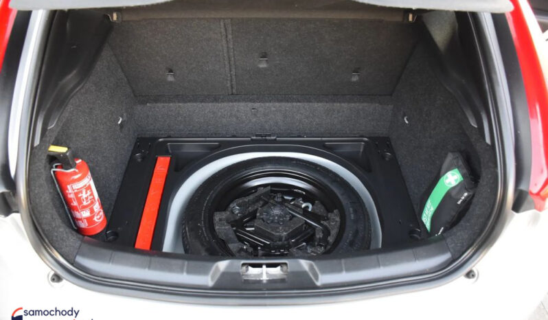 Volvo V40 D2 Momentum full