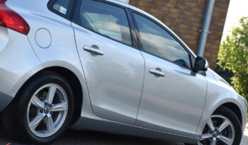 Volvo V40 D2 Momentum full