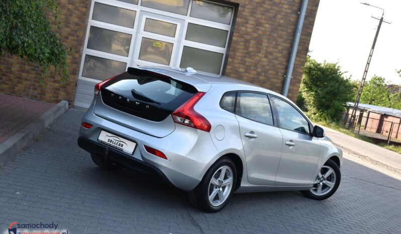Volvo V40 D2 Momentum full