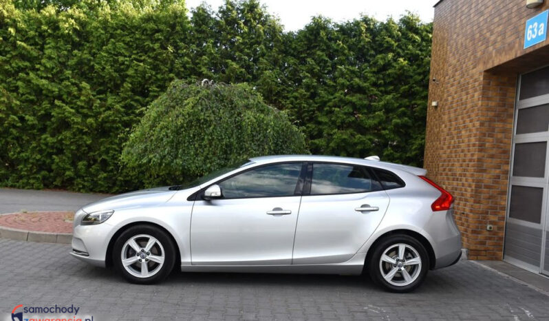 Volvo V40 D2 Momentum full