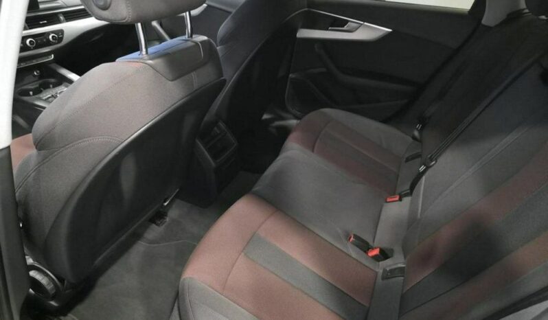 Audi A4 Avant full