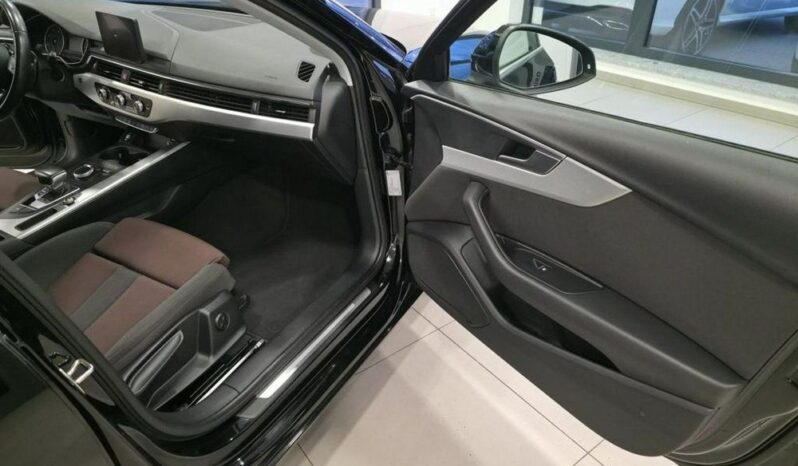 Audi A4 Avant full