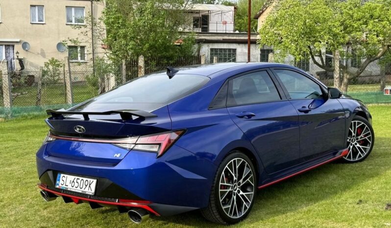 Hyundai Elantra full