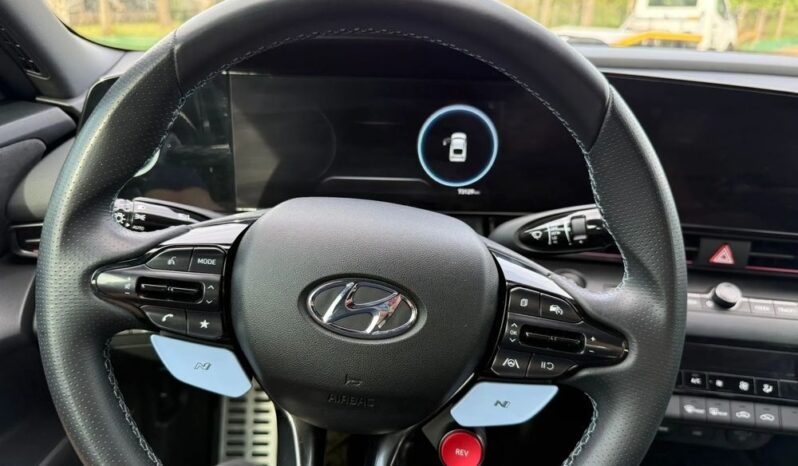 Hyundai Elantra full