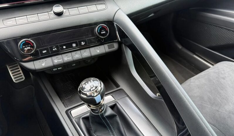 Hyundai Elantra full