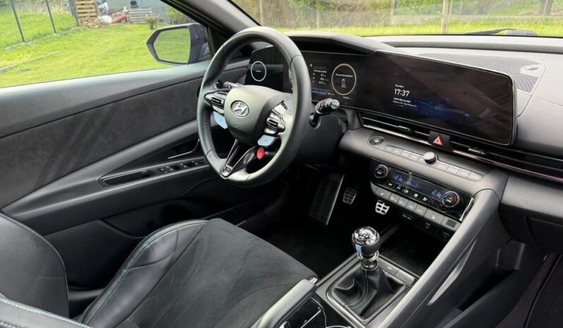 Hyundai Elantra full