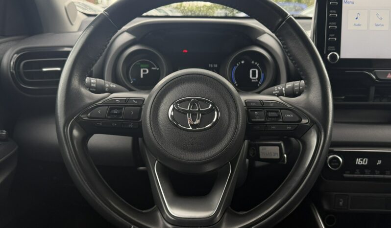 Toyota Yaris Salon Polska Poleasingowy I właściciel Serwis ASO VAT 23% Bezwypadkowy IV (2020-) full