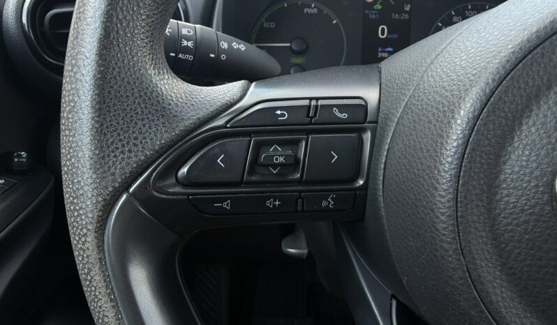 Toyota Yaris Salon Polska Poleasingowy I właściciel Serwis ASO VAT 23% Bezwypadkowy IV (2020-) full