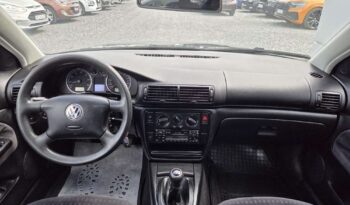 Volkswagen Passat full