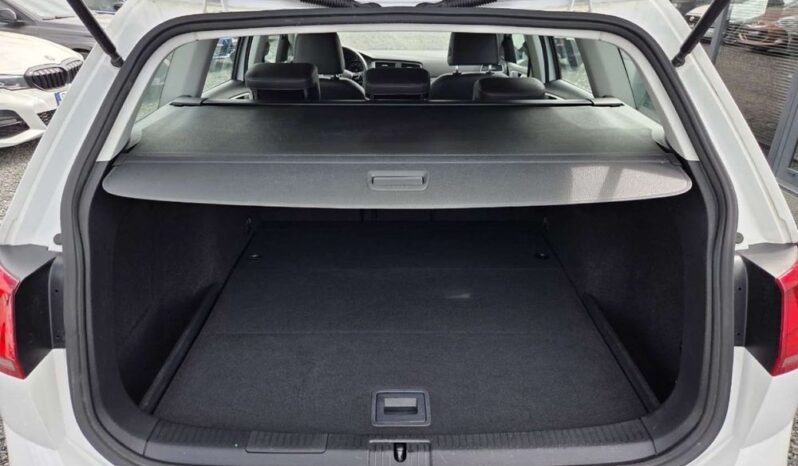 Volkswagen Golf full