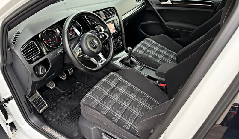 Volkswagen Golf GTD (BlueMotion Technology) full