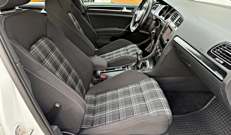 Volkswagen Golf GTD (BlueMotion Technology) full