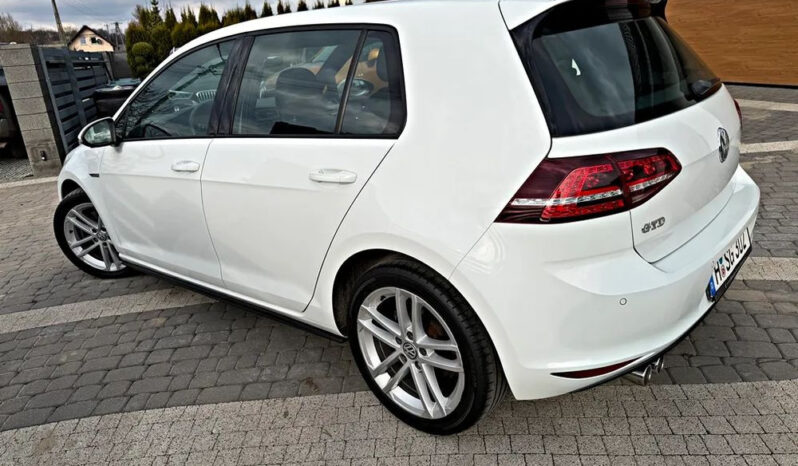 Volkswagen Golf GTD (BlueMotion Technology) full