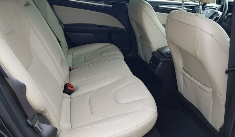 Ford Mondeo full
